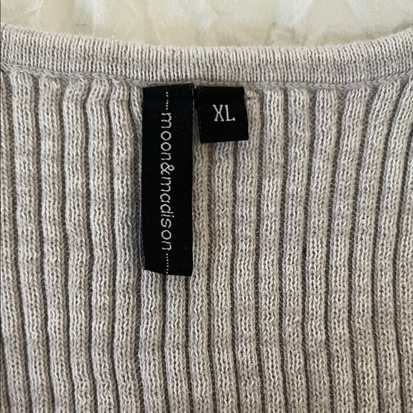 Moon & Madison Light Gray Ribbed Button-Front Tank Top - Picture 2 of 3